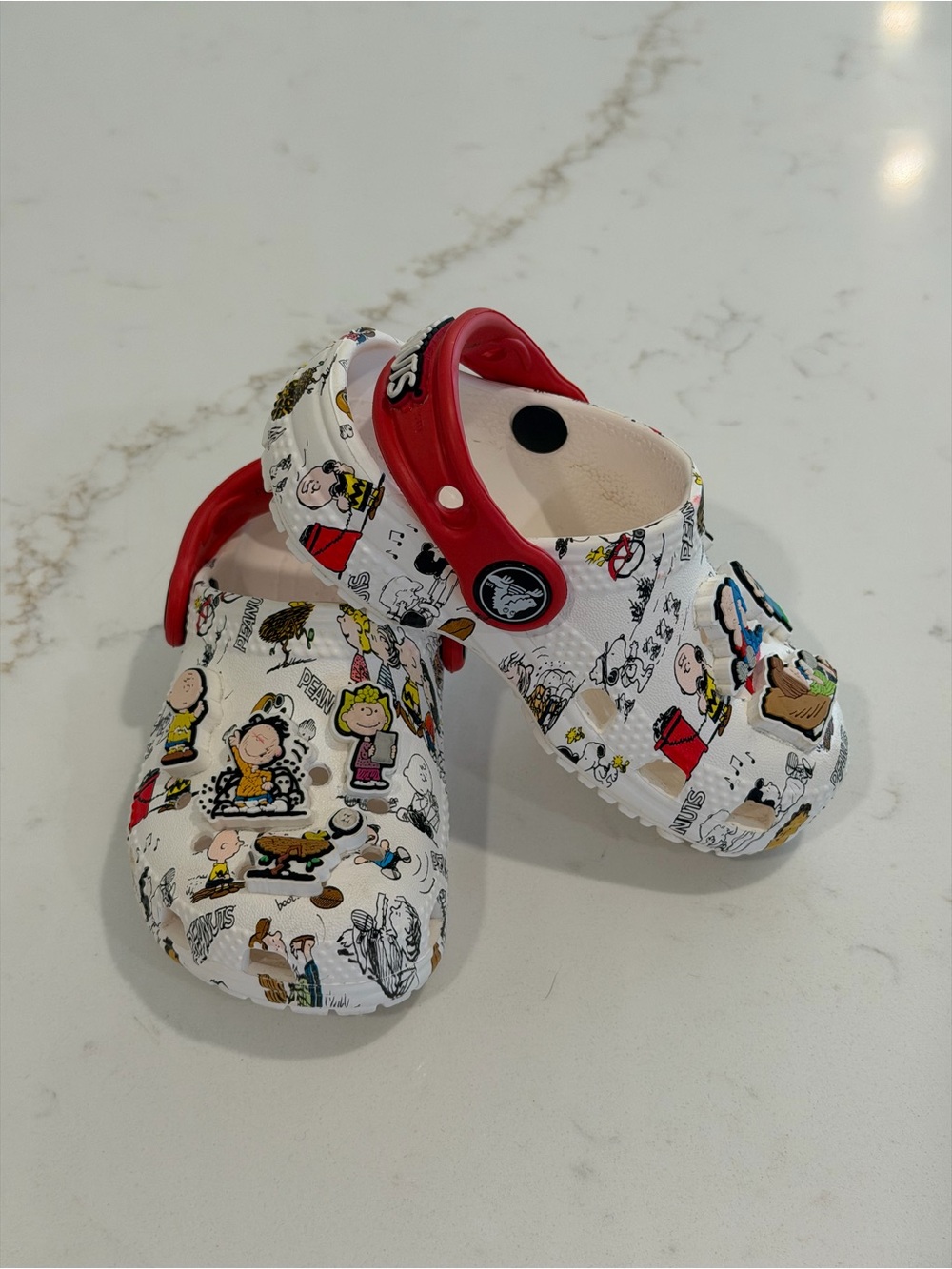Peanuts Print Kids Clogs with Red Strap